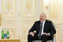 President Ilham Aliyev meets with President of Serbia (PHOTO)