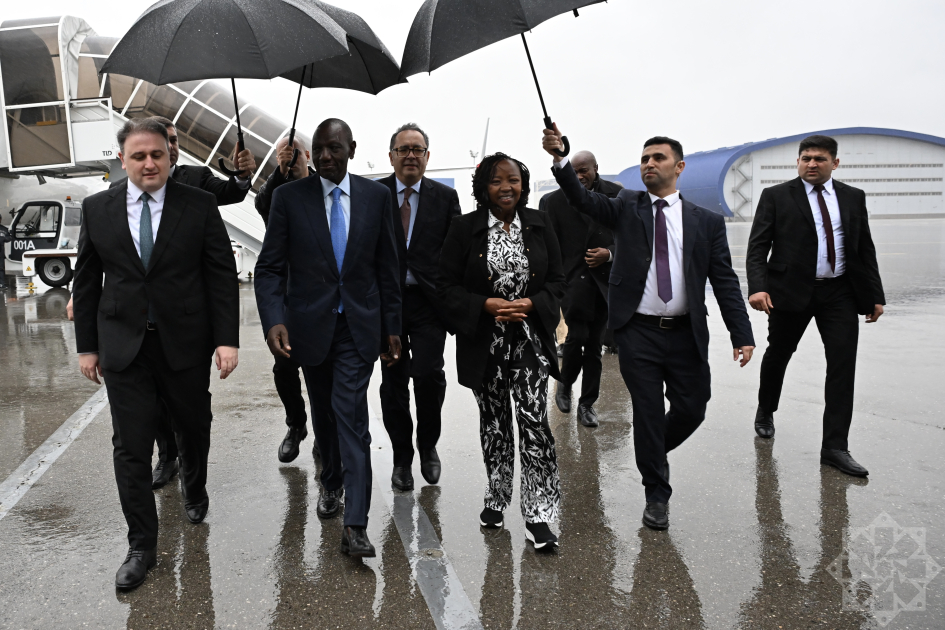 President of Kenya arrives in Azerbaijan