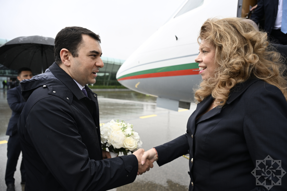 President of Bulgaria arrives in Azerbaijan on visit (PHOTO)