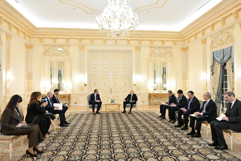 President Ilham Aliyev meets with President of Serbia (PHOTO)