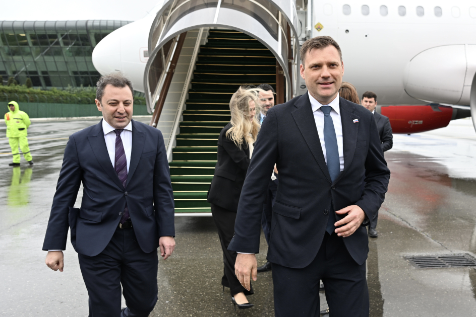 Deputy Prime Minister of Slovakia arrives in Azerbaijan (PHOTO)