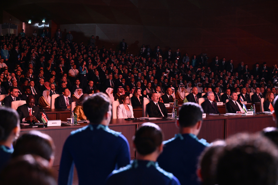 President Ilham Aliyev and First Lady Mehriban Aliyeva attend opening ceremony of WUF13 in Baku (PHOTO/VIDEO)