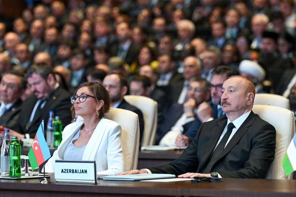 President Ilham Aliyev and First Lady Mehriban Aliyeva attend opening ceremony of WUF13 in Baku (PHOTO/VIDEO)