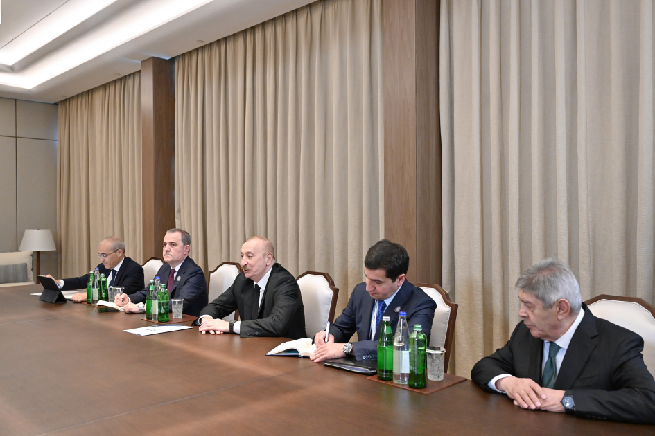 President Ilham Aliyev meets with President of Uzbekistan Shavkat Mirziyoyev (PHOTO)