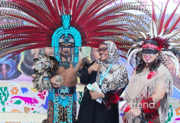 Top WUF13 participants showcase national costumes in Baku, turning Forum into global cultural pavilion (PHOTO)