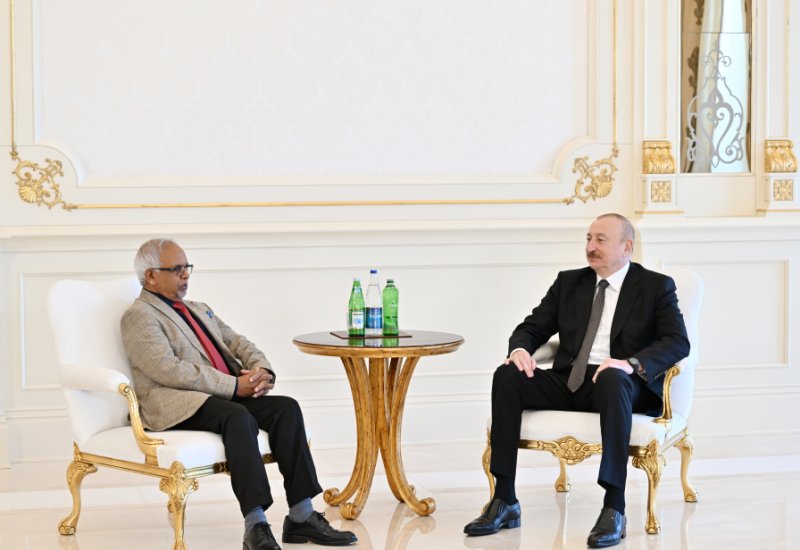 President Ilham Aliyev meets with President of Mauritius (PHOTO)