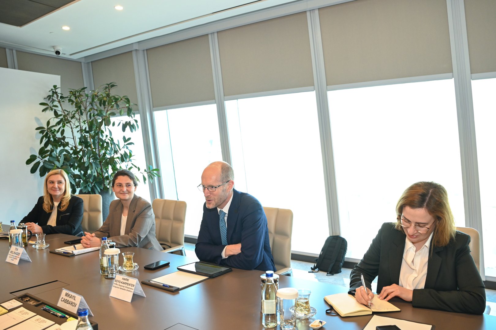 Azerbaijan and EBRD discuss prospects for cooperation (PHOTO)