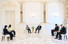 President Ilham Aliyev meets with President of Mauritius (PHOTO)