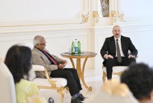 President Ilham Aliyev meets with President of Mauritius (PHOTO)