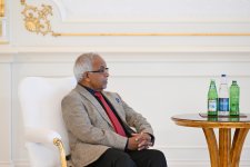 President Ilham Aliyev meets with President of Mauritius (PHOTO)
