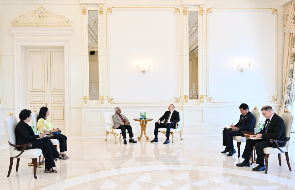 President Ilham Aliyev meets with President of Mauritius (PHOTO)