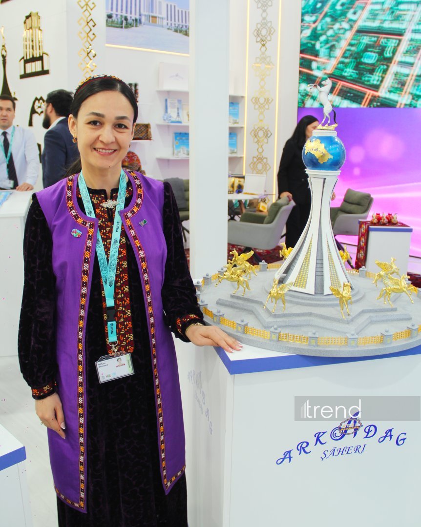 Top WUF13 participants showcase national costumes in Baku, turning Forum into global cultural pavilion (PHOTO)