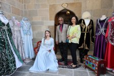 President of Mauritius explores Baku’s historic Icherisheher at WUF13 (PHOTO)