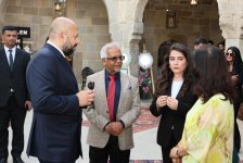 President of Mauritius explores Baku’s historic Icherisheher at WUF13 (PHOTO)