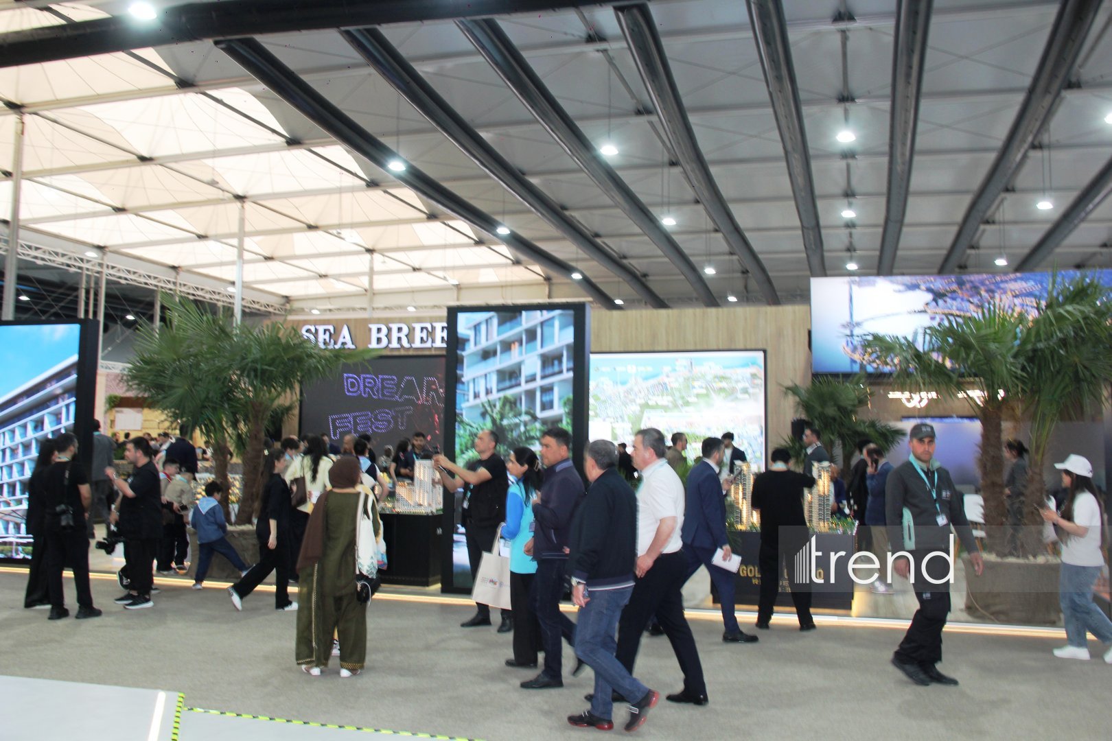 Most creative WUF13 pavilions in Baku: city of future under domes and screens (PHOTO)