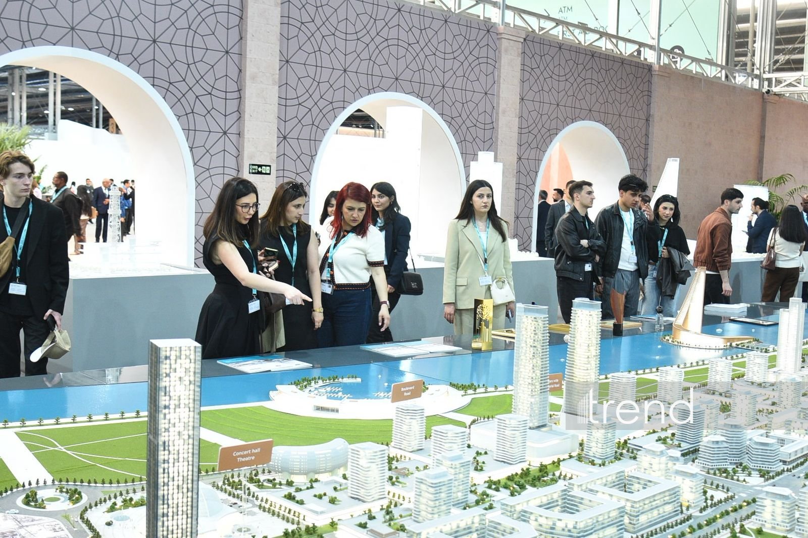 Baku White City pavilion captures attention of foreign delegates at WUF13 (PHOTO)