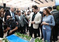Heydar Aliyev Foundation VP Leyla Aliyeva and Head of Baku Media Center Arzu Aliyeva visit Urban Expo exhibition (PHOTO)