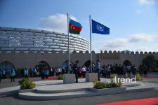 WUF13 hosts ceremony of lowering flags of Azerbaijan and UN (PHOTO)