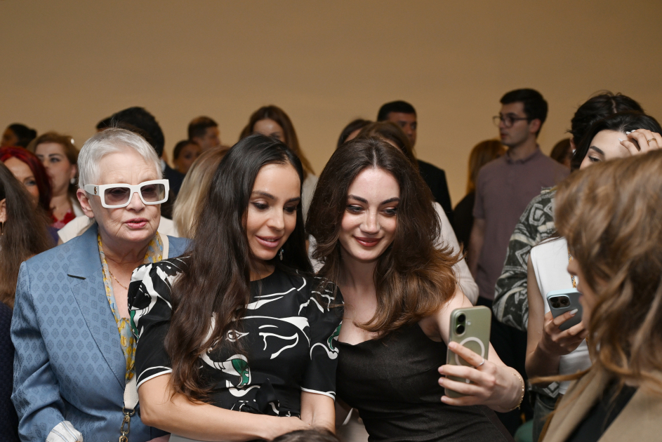 Solo exhibition of Peruvian artist opened at Heydar Aliyev Center (PHOTO)
