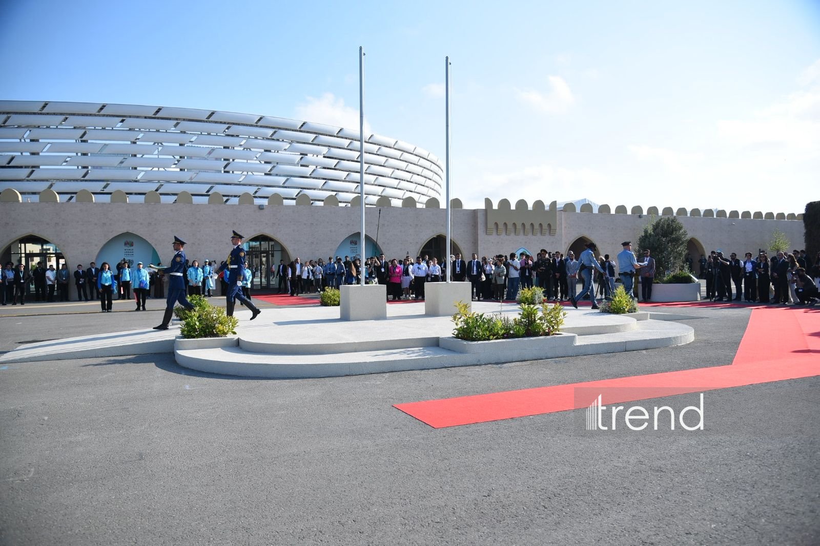 WUF13 hosts ceremony of lowering flags of Azerbaijan and UN (PHOTO)