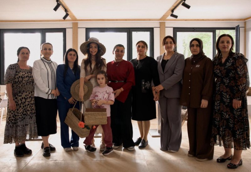 Leyla Aliyeva meets women preserving traditional mat-weaving craft in Masalli (PHOTO)