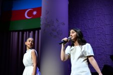 Leyla Aliyeva and Alena Aliyeva attend concert marking Independence Day at SANAT Children's Music and Art Center (PHOTO)