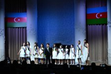 Leyla Aliyeva and Alena Aliyeva attend concert marking Independence Day at SANAT Children's Music and Art Center (PHOTO)