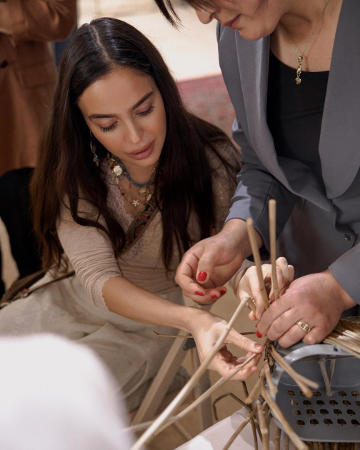 Leyla Aliyeva meets women preserving traditional mat-weaving craft in Masalli (PHOTO)