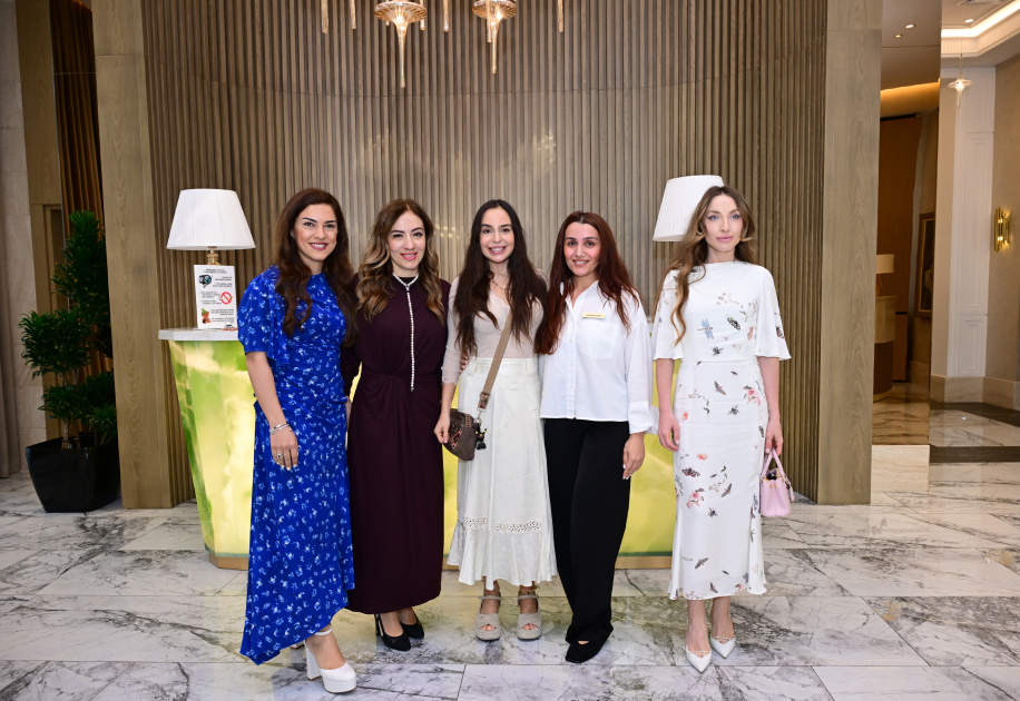 Leyla Aliyeva and Alena Aliyeva attend concert marking Independence Day at SANAT Children's Music and Art Center (PHOTO)