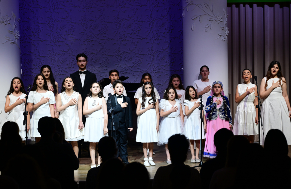 Leyla Aliyeva and Alena Aliyeva attend concert marking Independence Day at SANAT Children's Music and Art Center (PHOTO)