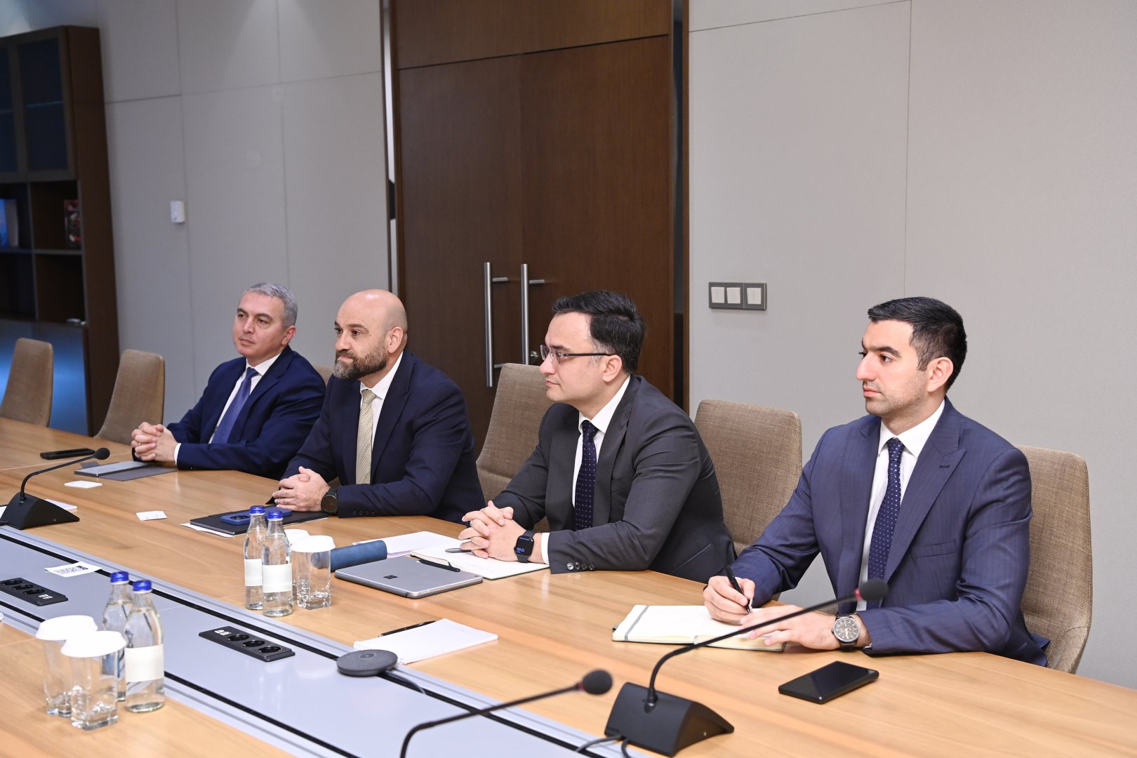 SOCAR and Chinese company discuss prospects of co-op on Absheron field (PHOTO)
