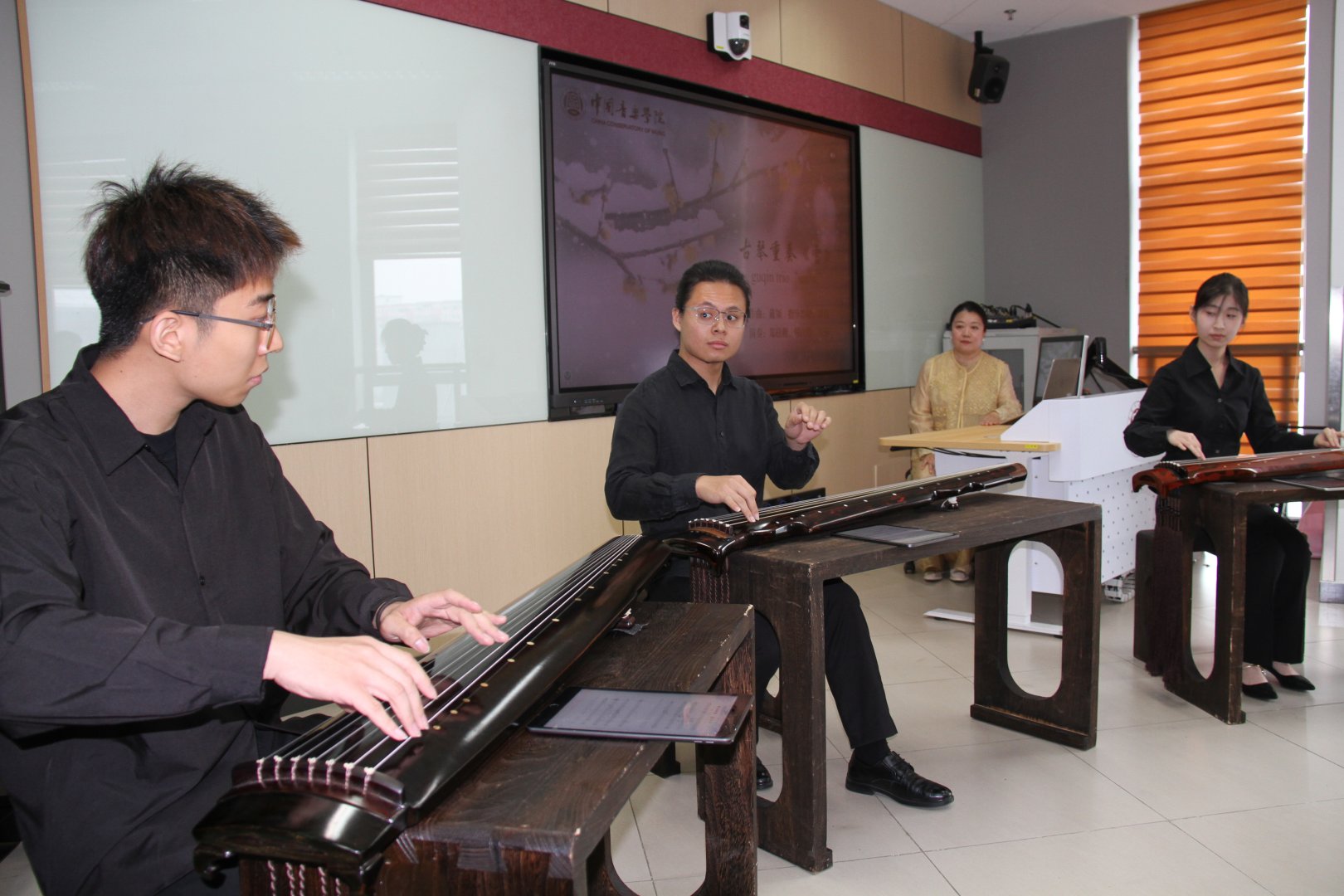 Heydar Aliyev Foundation and China Conservatory of Music discuss cooperation areas (PHOTO)
