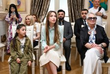 Alena Aliyeva takes part in charity master class for children at Maksud Ibragimbekov Creativity Center (PHOTO)