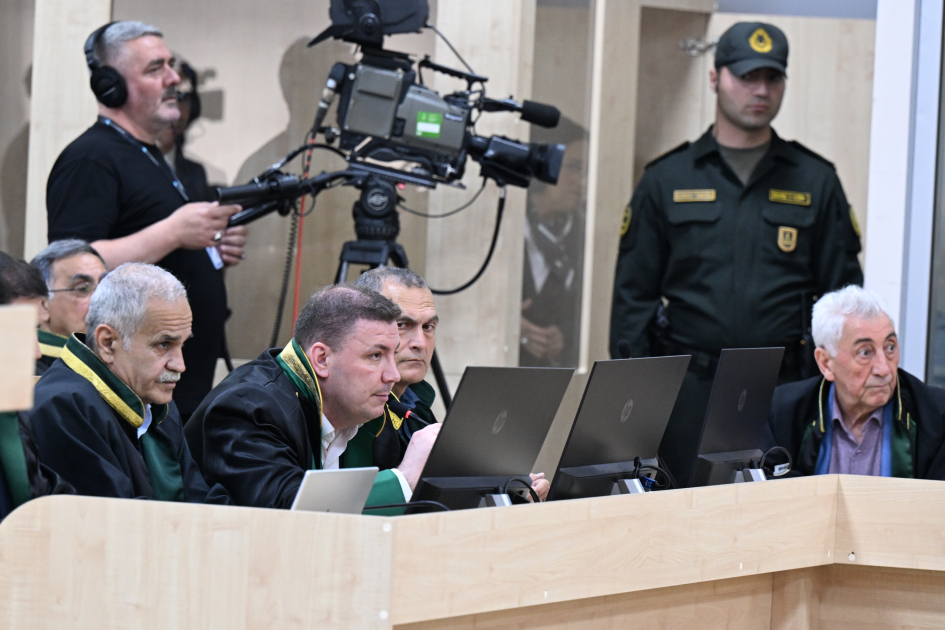 Baku court begins hearing appeals by Armenian citizens convicted of serious crimes (PHOTO)