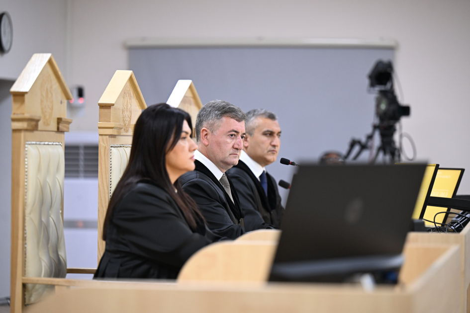 Baku court begins hearing appeals by Armenian citizens convicted of serious crimes (PHOTO)