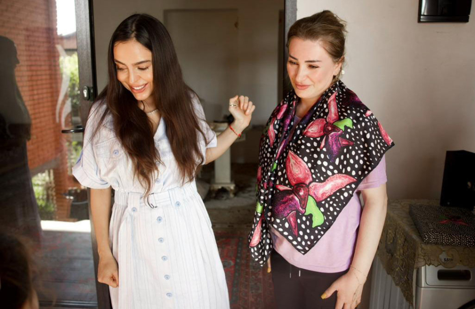 Leyla Aliyeva and Arzu Aliyeva explore creative work of local craftsman during Lankaran visit (PHOTO)