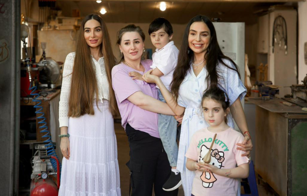 Leyla Aliyeva and Arzu Aliyeva explore creative work of local craftsman during Lankaran visit (PHOTO)