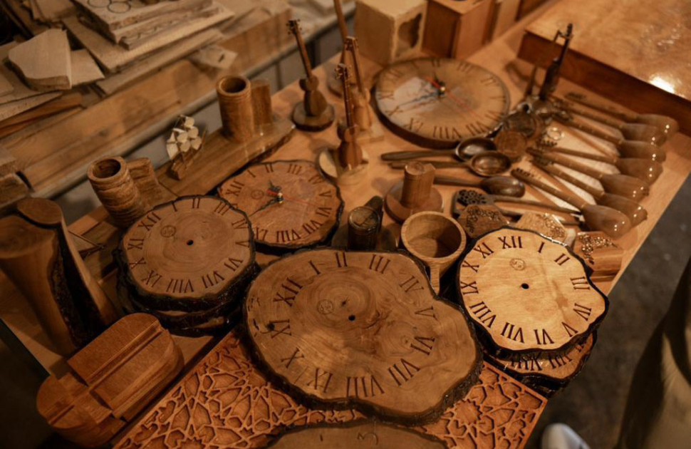 Leyla Aliyeva and Arzu Aliyeva explore creative work of local craftsman during Lankaran visit (PHOTO)
