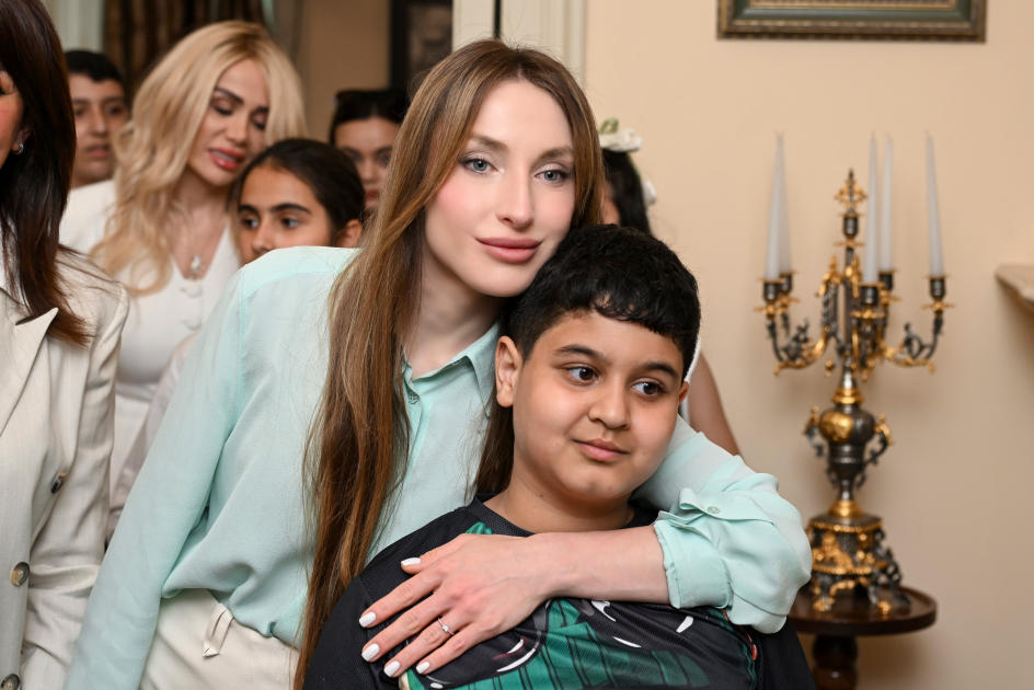 Alena Aliyeva takes part in charity master class for children at Maksud Ibragimbekov Creativity Center (PHOTO)