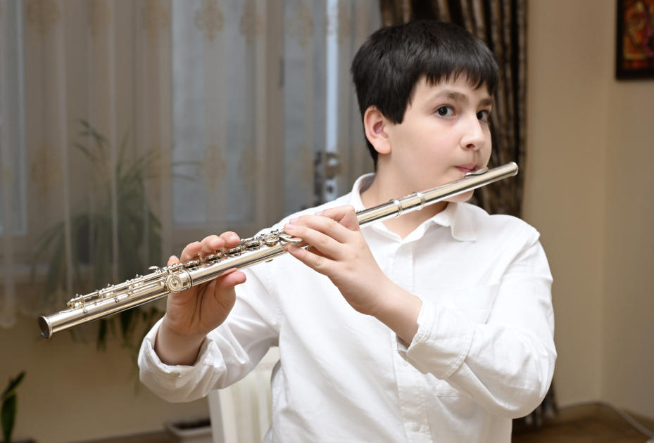 Alena Aliyeva takes part in charity master class for children at Maksud Ibragimbekov Creativity Center (PHOTO)