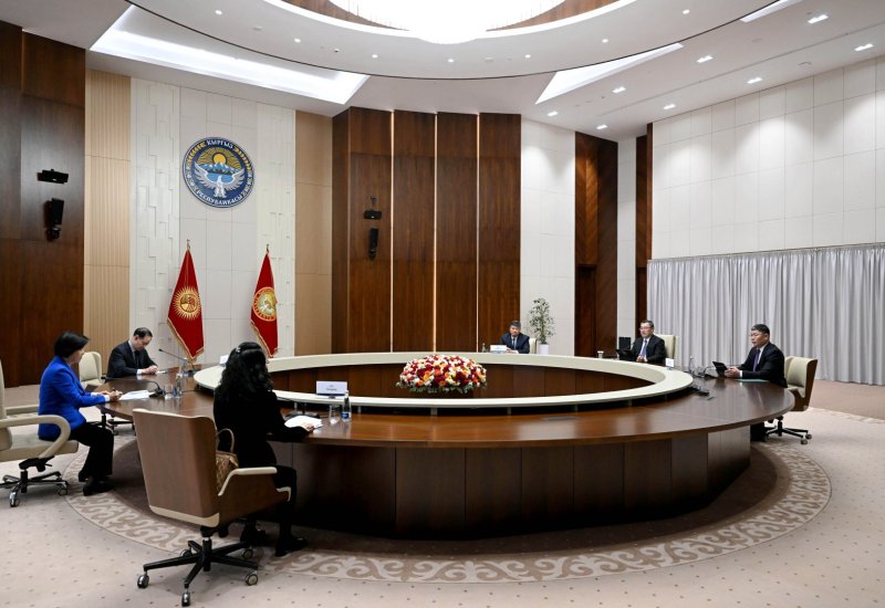 Kyrgyzstan and China discuss infrastructure and healthcare cooperation