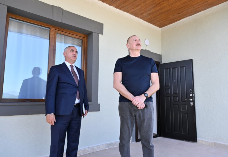 President Ilham Aliyev inspects private houses designated for servicemen in Khojaly (PHOTO)