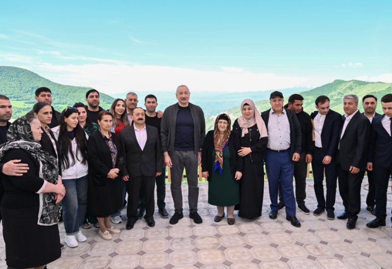 President Ilham Aliyev inspects progress of developments in Boyuk Galaderesi village of Shusha and meets with residents (PHOTO)