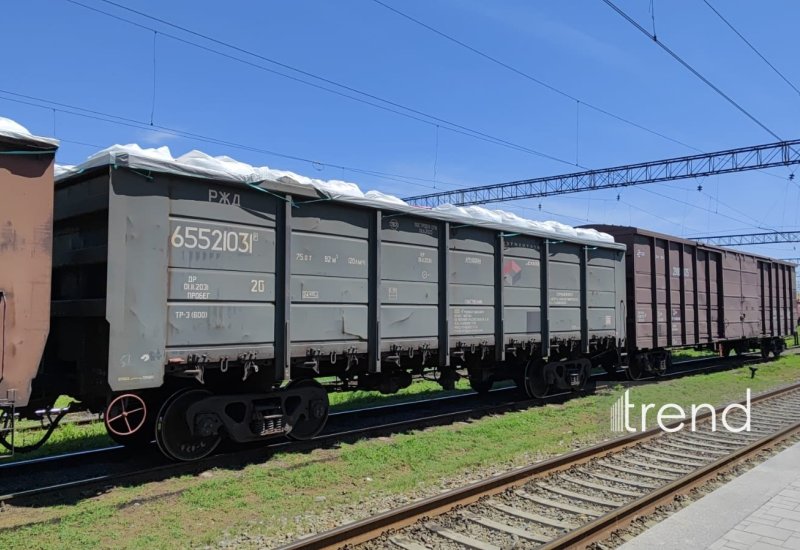 Azerbaijan transits another batch of Russian urea and flour to Armenia