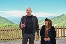 President Ilham Aliyev inspects progress of developments in Boyuk Galaderesi village of Shusha and meets with residents (PHOTO/VIDEO)