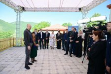 President Ilham Aliyev inspects progress of developments in Boyuk Galaderesi village of Shusha and meets with residents (PHOTO/VIDEO)