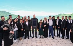 President Ilham Aliyev inspects progress of developments in Boyuk Galaderesi village of Shusha and meets with residents (PHOTO/VIDEO)
