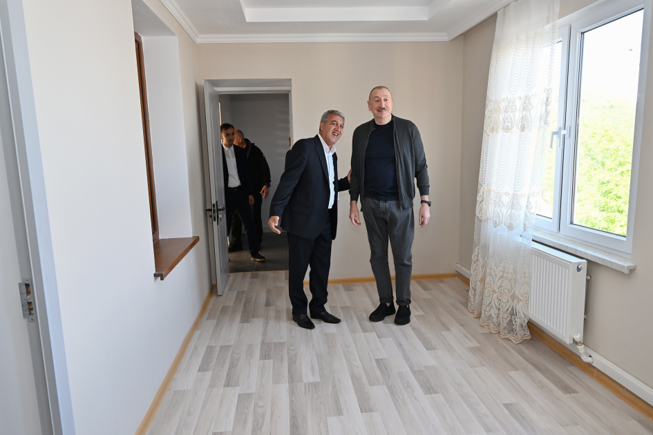 President Ilham Aliyev inspects progress of developments in Boyuk Galaderesi village of Shusha and meets with residents (PHOTO/VIDEO)