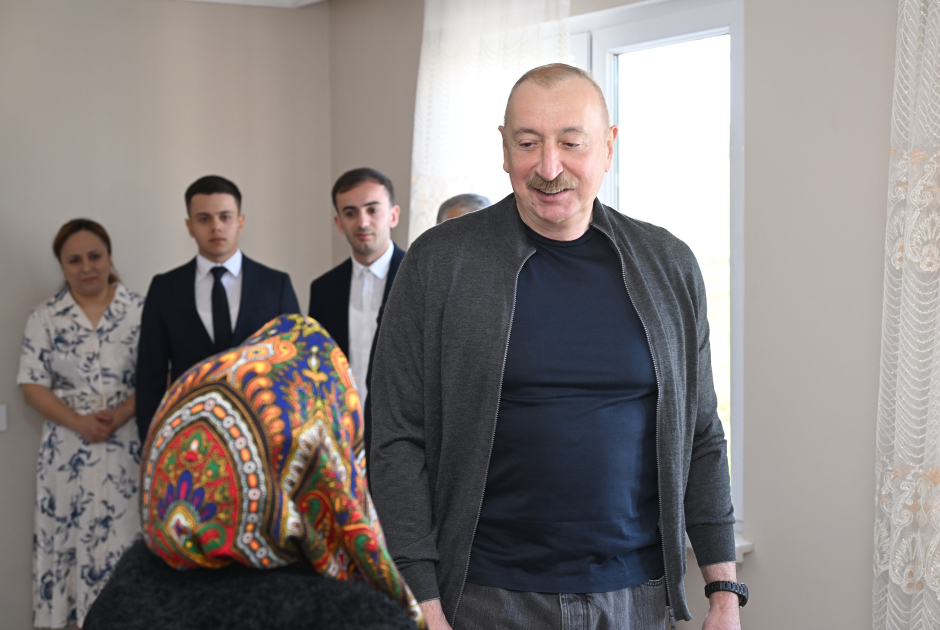 President Ilham Aliyev inspects progress of developments in Boyuk Galaderesi village of Shusha and meets with residents (PHOTO/VIDEO)