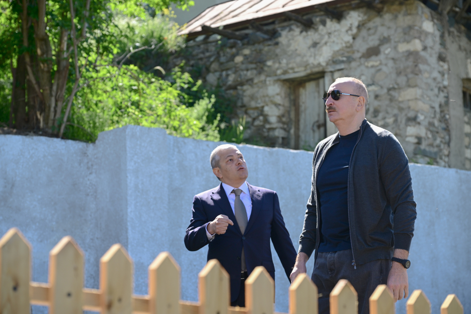 President Ilham Aliyev inspects progress of developments in Boyuk Galaderesi village of Shusha and meets with residents (PHOTO/VIDEO)